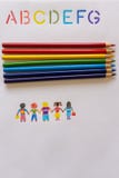 Terug naar schoolpotloden met ABC-regenboogkinderen royalty-vrije stock foto's Terug naar schoolpotloden met ABC-regenboogkinderen royalty-vrije stock foto's