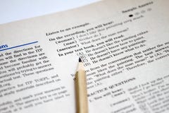 Test angielszczyzny jako język obcy, TOEFL Próbni prześcieradła TOEFL egzamin TOEFL praktyki pytania nauczanie angielskiego Angie zdjęcie royalty free Test angielszczyzny jako język obcy, TOEFL Próbni prześcieradła TOEFL egzamin TOEFL praktyki pytania nauczanie angielskiego Angie zdjęcie royalty free