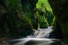 Teufel ` s Kanzel in der finnischen Schlucht, Schottland stockfotografie Teufel ` s Kanzel in der finnischen Schlucht, Schottland stockfotografie