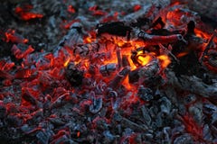 textura-de-muerte-caliente-roja-del-fondo-del-fuego-61515124