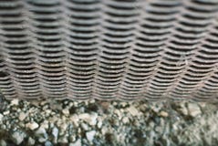Textured высекло решетку металла старую с картиной в форме волн стоковое фото Textured высекло решетку металла старую с картиной в форме волн стоковое фото