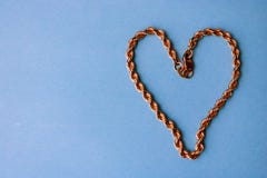 Textuur van een mooie gouden beste feestelijke ketting van unieke weavi royalty-vrije stock afbeeldingen Textuur van een mooie gouden beste feestelijke ketting van unieke weavi royalty-vrije stock afbeeldingen
