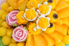 Thailändska sötsaker eller thailändska Khanom har unikt färgrikt utseende och distinkta anstrykningar E royaltyfria foton Thailändska sötsaker eller thailändska Khanom har unikt färgrikt utseende och distinkta anstrykningar E royaltyfria foton