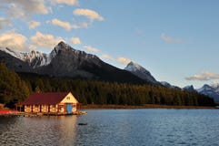 The Boathouse At Maligne Lake At Sunset, Jasper Royalty Free Stock Photos The Boathouse At Maligne Lake At Sunset, Jasper Royalty Free Stock Photos