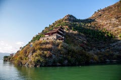 Three Gorges av den Yangtze River Qutang klyftan röda Chijia Chijia Lou arkivfoton Three Gorges av den Yangtze River Qutang klyftan röda Chijia Chijia Lou arkivfoton
