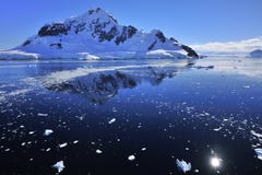 Tiefer blauer Ozean Antarktik Tiefer blauer Ozean Antarktik