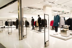 Tienda al por menor Concepto de la moda y de las compras fotografía de archivo libre de regalías Tienda al por menor Concepto de la moda y de las compras fotografía de archivo libre de regalías