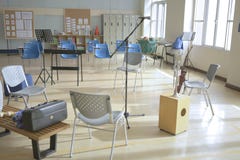 Tijdelijk muziekklaslokaal in gymnastiek 1 stock afbeelding Tijdelijk muziekklaslokaal in gymnastiek 1 stock afbeelding