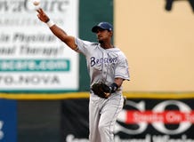 Tim Johnson lanza el béisbol foto de archivo libre de regalías Tim Johnson lanza el béisbol foto de archivo libre de regalías