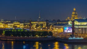 Timelapse sobre la ciudad de St Petersburg Rusia en el banquete del escarlata navega, visión desde el tejado metrajes Timelapse sobre la ciudad de St Petersburg Rusia en el banquete del escarlata navega, visión desde el tejado metrajes