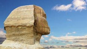 Timelapse Κεφάλι και σύννεφα Sphinx cheops μπροστινό καλοκαίρι πυραμίδων giza της Αιγύπτου Timelapse Κεφάλι και σύννεφα Sphinx cheops μπροστινό καλοκαίρι πυραμίδων giza της Αιγύπτου