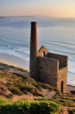 Tin Mine de Cornualles, St Agnes Head, Cornualles imagen de archivo Tin Mine de Cornualles, St Agnes Head, Cornualles imagen de archivo