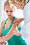 Tir de vaccination photographie stock libre de droits Tir de vaccination photographie stock libre de droits