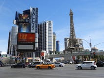 Tira Las Vegas Nevada America - coches del camino y hoteles famosos fotografía de archivo Tira Las Vegas Nevada America - coches del camino y hoteles famosos fotografía de archivo