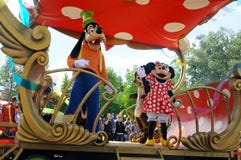 Toda la estrella expresa en Disneylandya Toda la estrella expresa en Disneylandya