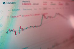 Toepassingsinterface voor Ontologiecryptocurrency handel Foto van het computerscherm vluchtigheid van cryptocurrencies vector illustratie Toepassingsinterface voor Ontologiecryptocurrency handel Foto van het computerscherm vluchtigheid van cryptocurrencies vector illustratie