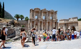 Toeristen in Ephesus, Izmir, Turkije royalty-vrije stock fotografie Toeristen in Ephesus, Izmir, Turkije royalty-vrije stock fotografie