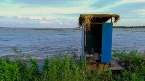 Toilet, Dorp, Azië, Indonesië, Kalimantan stock afbeelding Toilet, Dorp, Azië, Indonesië, Kalimantan stock afbeelding