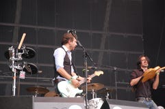 Tom Barman und Mauro Pawlowski, die Violine singen und spielen, mit der Deus-Band an Pohoda-Festival zu leben, Trencin, Slowakei stockbilder Tom Barman und Mauro Pawlowski, die Violine singen und spielen, mit der Deus-Band an Pohoda-Festival zu leben, Trencin, Slowakei stockbilder