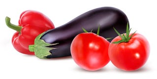 Tomate, aubergines et poivre de légume frais d'isolement sur le blanc images stock Tomate, aubergines et poivre de légume frais d'isolement sur le blanc images stock