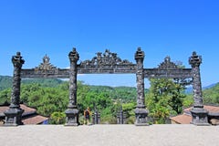 Tomba imperiale di Khai Dinh, sito del patrimonio mondiale dell'Unesco di Hue Vietnam fotografia stock Tomba imperiale di Khai Dinh, sito del patrimonio mondiale dell'Unesco di Hue Vietnam fotografia stock