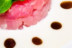 Tonijnvlees in witte saus royalty-vrije stock afbeeldingen Tonijnvlees in witte saus royalty-vrije stock afbeeldingen