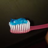 Toothbrush com pasta azul fotos de stock Toothbrush com pasta azul fotos de stock