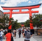 torii för relikskrin för fushimiportinari royaltyfri fotografi torii för relikskrin för fushimiportinari royaltyfri fotografi