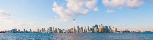 Toronto horisontpanorama royaltyfri bild Toronto horisontpanorama royaltyfri bild