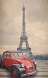 A torre Eiffel e o carro vermelho com vintage retro denominam o efeito do filtro ilustração do vetor A torre Eiffel e o carro vermelho com vintage retro denominam o efeito do filtro ilustração do vetor