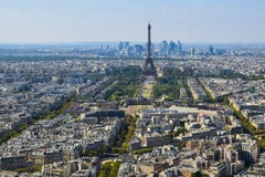 Torre Eiffel vista da plataforma de observação da torre de Montparnasse foto de stock Torre Eiffel vista da plataforma de observação da torre de Montparnasse foto de stock