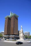 Torres DE Colon is een hoog bureaugebouw van tweelingtorens bij het Plein DE Colon in Madrid Royalty-vrije Stock Foto's Torres DE Colon is een hoog bureaugebouw van tweelingtorens bij het Plein DE Colon in Madrid Royalty-vrije Stock Foto's