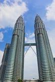 Torres gemelas en Kuala Lumpur (Malasia) fotos de archivo libres de regalías Torres gemelas en Kuala Lumpur (Malasia) fotos de archivo libres de regalías