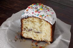 Torta di Pasqua Pane festivo Torta bianca del fondente immagini stock Torta di Pasqua Pane festivo Torta bianca del fondente immagini stock