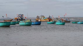 Tourist Vietnam Fischerdorf in Mui Ne stock video Tourist Vietnam Fischerdorf in Mui Ne stock video