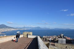 Touristes château d'Elmo dans de Naples saint de visite “ photographie stock Touristes château d'Elmo dans de Naples saint de visite “ photographie stock