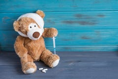 Toy Bear With A Bandaged Head Rewound. The Basis For The Banner Associated With The Health Of Children. Children Health Royalty Free Stock Photos
