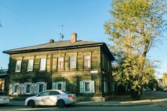 Traditioneel huis in de stad van Irkoetsk, Siberië, Rusland stock afbeelding Traditioneel huis in de stad van Irkoetsk, Siberië, Rusland stock afbeelding