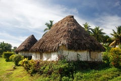 Traditionella hus av den Navala byn, Viti Levu, Fiji royaltyfri fotografi Traditionella hus av den Navala byn, Viti Levu, Fiji royaltyfri fotografi