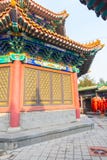 Tradycyjni Chi?skie pawilon w kompleksie nanshan ?wi?tynia przy Longkou miastem w Lushan g?rze w Shandong i architektura zdjęcia royalty free Tradycyjni Chi?skie pawilon w kompleksie nanshan ?wi?tynia przy Longkou miastem w Lushan g?rze w Shandong i architektura zdjęcia royalty free