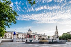 Trafalgar Square e National Gallery a Londra Fotografia Stock Trafalgar Square e National Gallery a Londra Fotografia Stock