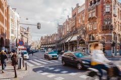 Trafik i hjärtan av Amsterdam royaltyfria foton Trafik i hjärtan av Amsterdam royaltyfria foton