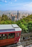 Tram di punta Victoria Peak fotografia stock libera da diritti Tram di punta Victoria Peak fotografia stock libera da diritti