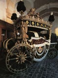 Transporte do funeral de Louis XV no palácio de Versalhes fotos de stock royalty free Transporte do funeral de Louis XV no palácio de Versalhes fotos de stock royalty free