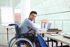 Travailleur handicapé image libre de droits Travailleur handicapé image libre de droits