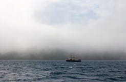 trawler för storm för fiskehav Stillahavs- royaltyfria foton trawler för storm för fiskehav Stillahavs- royaltyfria foton