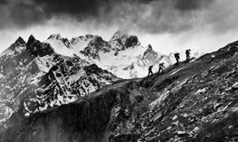 Trekkers all'Himalaya immagine stock libera da diritti Trekkers all'Himalaya immagine stock libera da diritti
