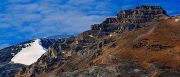 Trekking в горах Альберты скалистых стоковая фотография rf Trekking в горах Альберты скалистых стоковая фотография rf