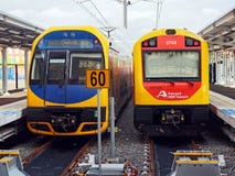 Trenes del gobierno de NSW, intercambio de Newcastle, Australia foto de archivo libre de regalías Trenes del gobierno de NSW, intercambio de Newcastle, Australia foto de archivo libre de regalías