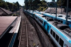 Trenes para llevarle a casa imagen de archivo libre de regalías Trenes para llevarle a casa imagen de archivo libre de regalías